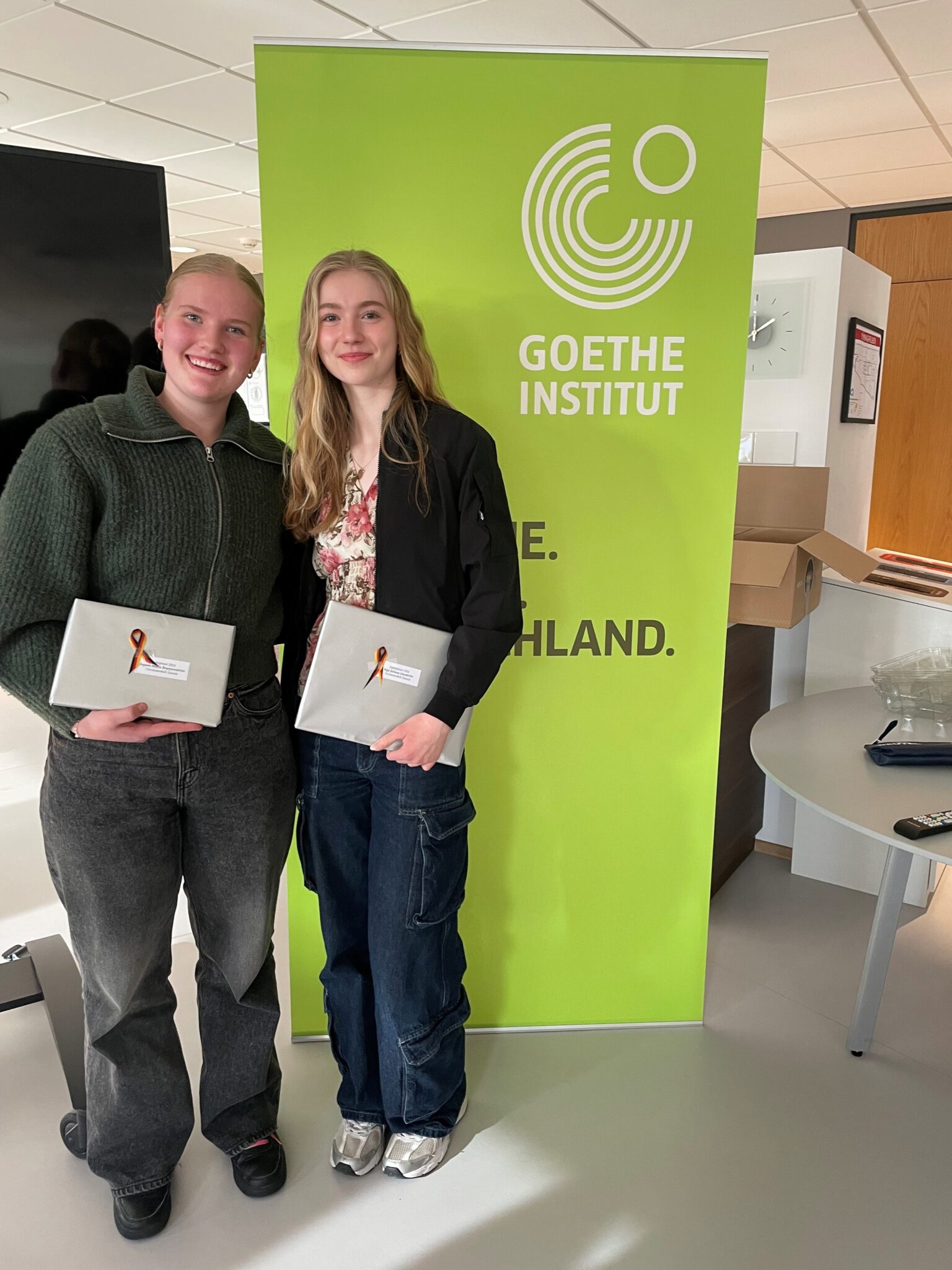 Ingunn María til vinstri og Inga Júliana til hægri á myndinni